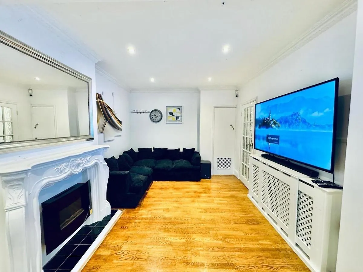4-Bed Oasis Quiet Culde Sac Appartement Erith